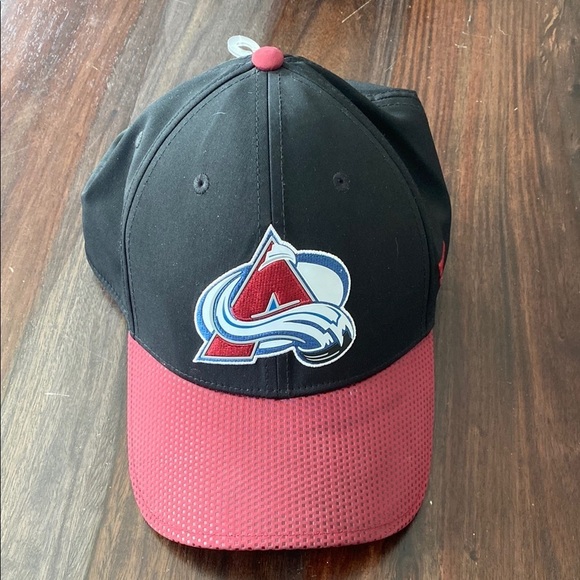 NHL Avalanche Hat - Picture 4 of 5